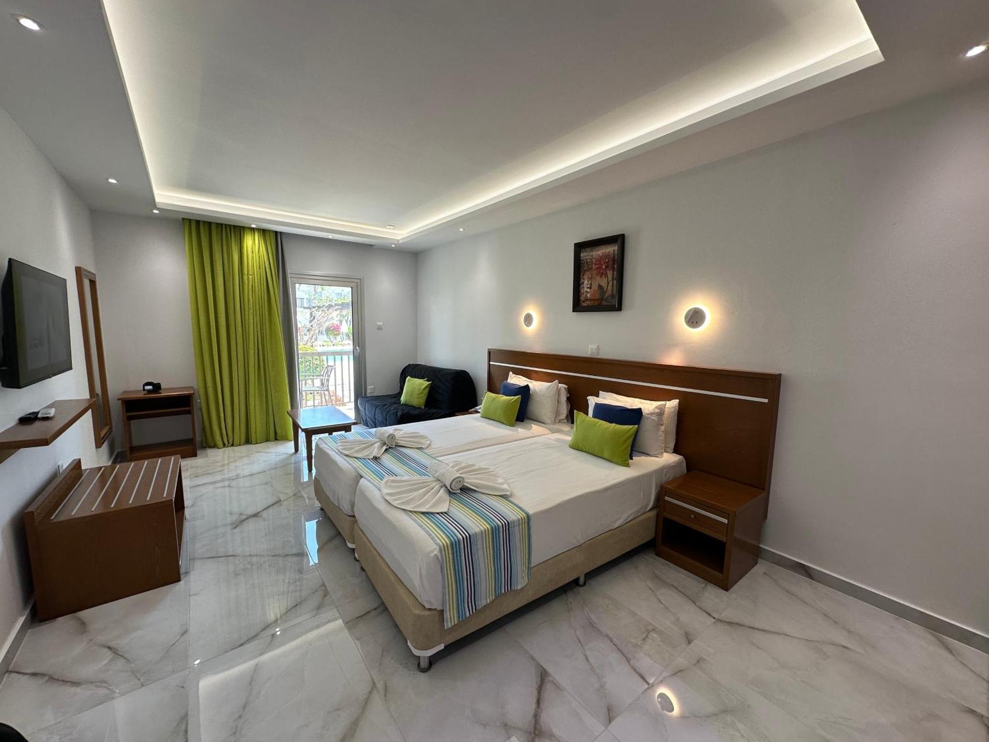 Loutsiana Deluxe Apts Ayia Napa Exterior foto